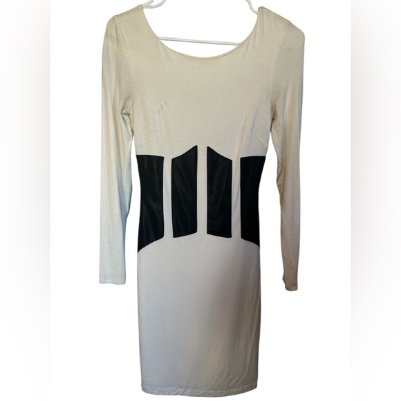 Bebe Cream lined Dress w/Blk.Corset like detail w/swoop back & zipper Size Small - Picture 1 of 8